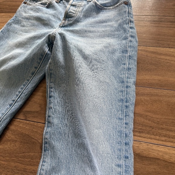 Levi’s | 24 Wedgie Fit Straight Jeans – Light Blue Wash - Picture 10 of 10